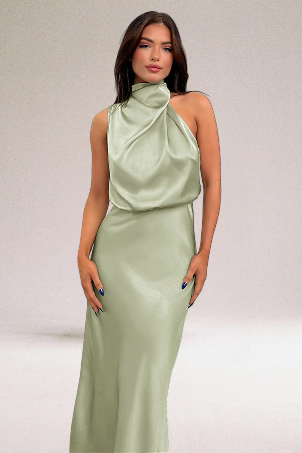 Bodil® | Glamour kjole i satin med halterneck